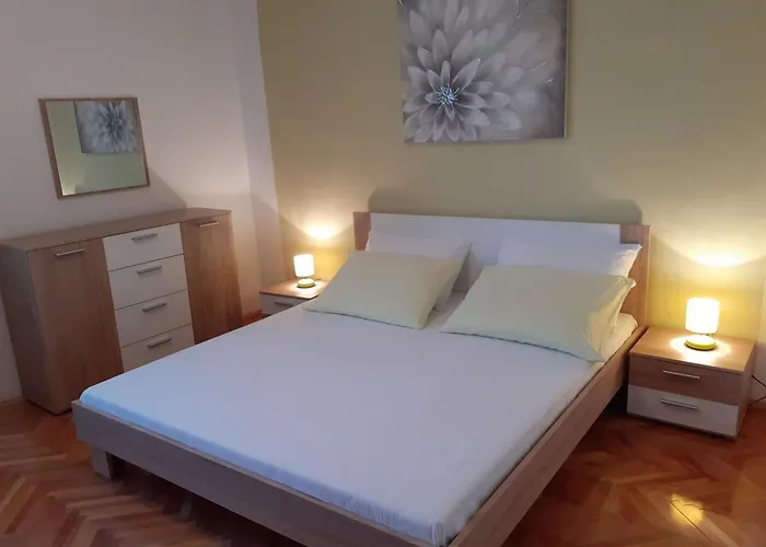 Ivica - Three Bedroom With Terrace Appartement