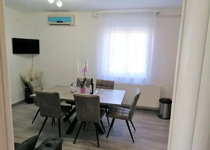 Ivica - Three Bedroom With Terrace Appartement