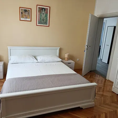 Ivica - Three Bedroom With Terrace *