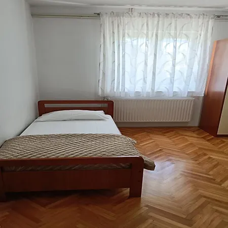Apartament Ivica - Three Bedroom With Terrace