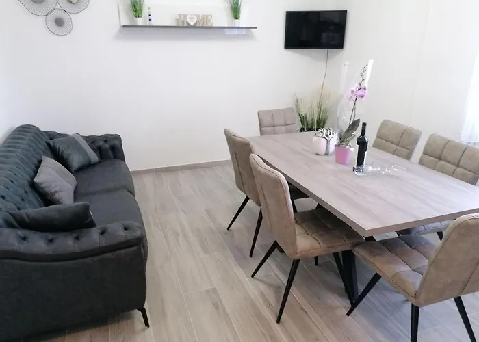 Ivica - Three Bedroom With Terrace