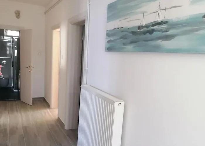 Ivica - Three Bedroom With Terrace Трогир