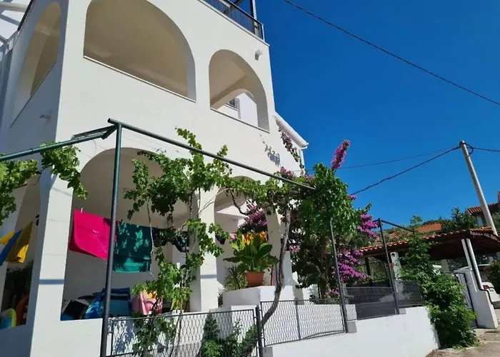 Ivica - Three Bedroom With Terrace *